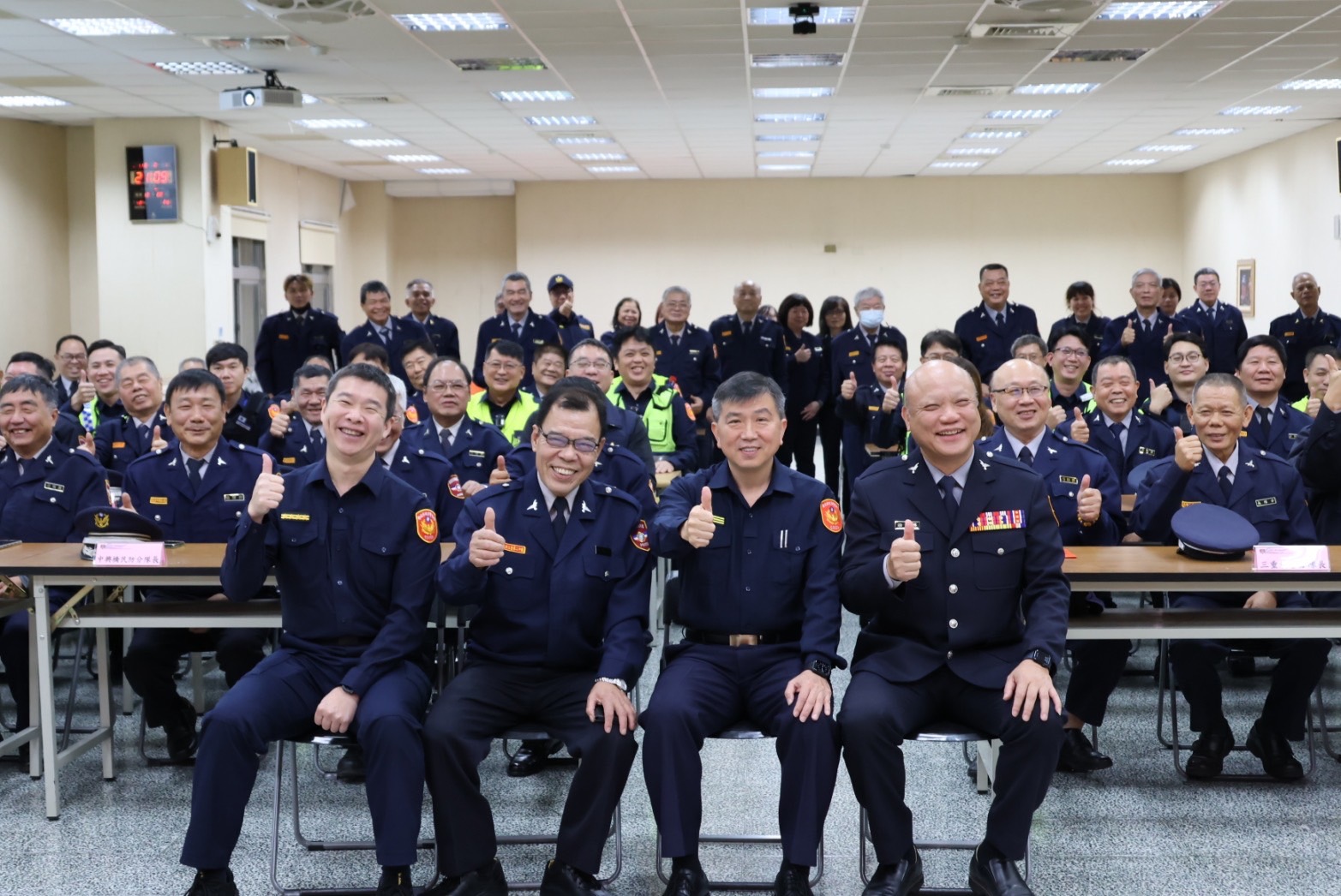 全體義警、民防同仁合影留念。(記者宋紹誠翻攝)