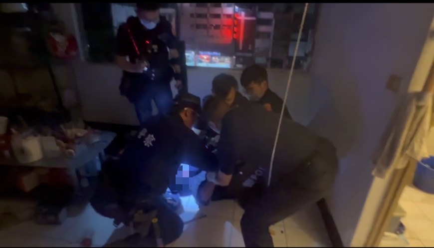 男子抱瓦斯桶揚言引爆 警對峙近兩小時