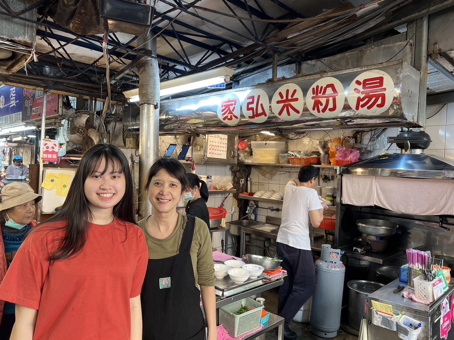 基隆信義市場「米粉妹」特殊選才登上國立虎尾科大電子系