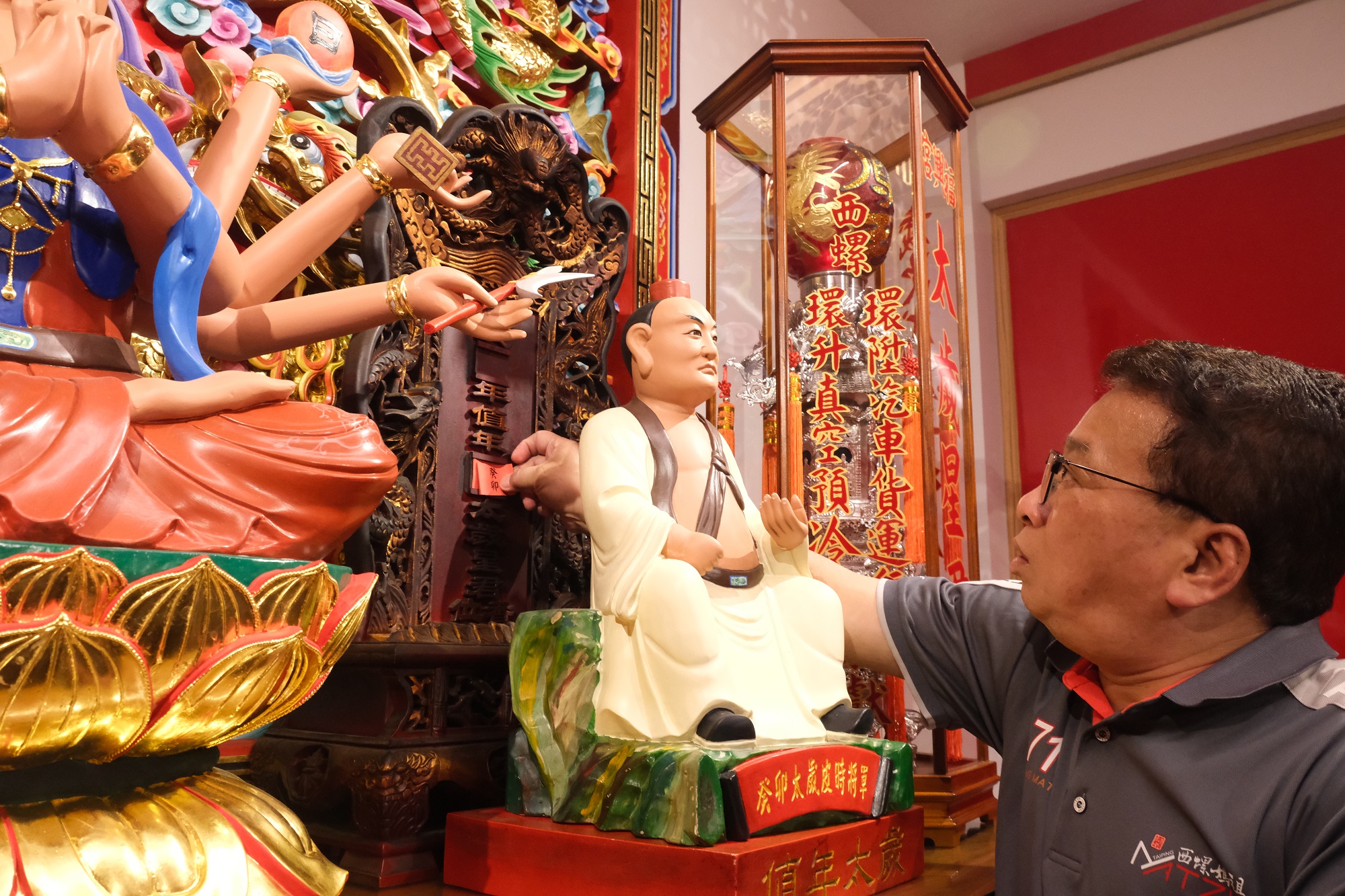 ▲西螺福興宮依循古例舉行送神封籤、收筊、謝太歲儀式，叩謝癸卯年值年太歲星君皮時星君朝天述職。(西螺福興宮提供)