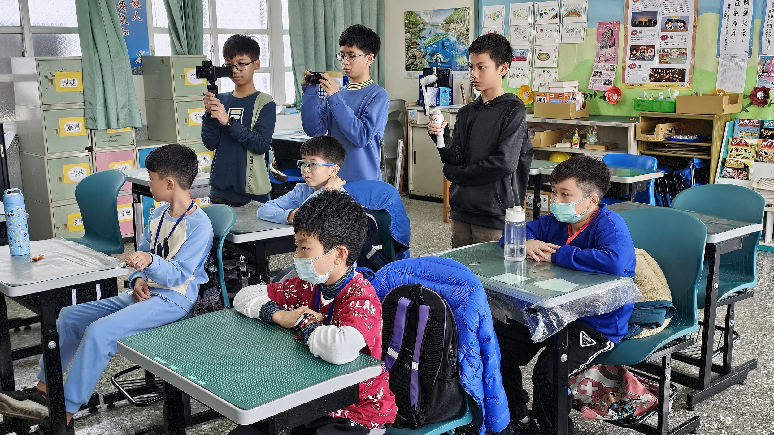 ▲希望工程學習輔導團隊高中志工義不容辭地走入二林鎮育德國小，舉辦了為期三天的冬令營，為第十所偏鄉小學帶來了活動的歡樂和關懷。（記者張溎壕攝）