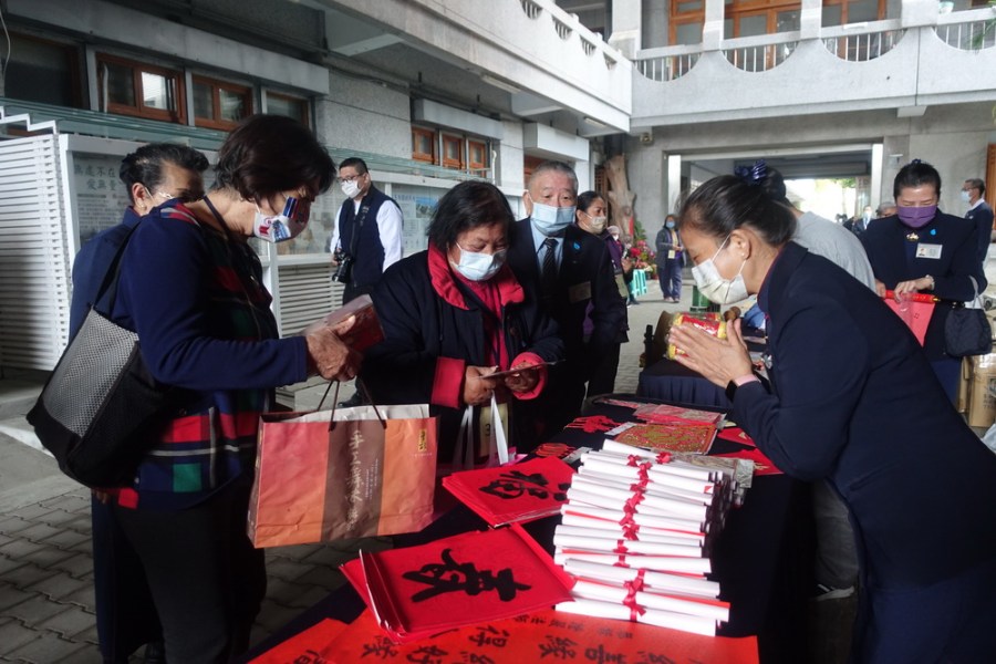 近一甲子的關懷　花蓮冬令發放圍爐看見靜思精舍 219