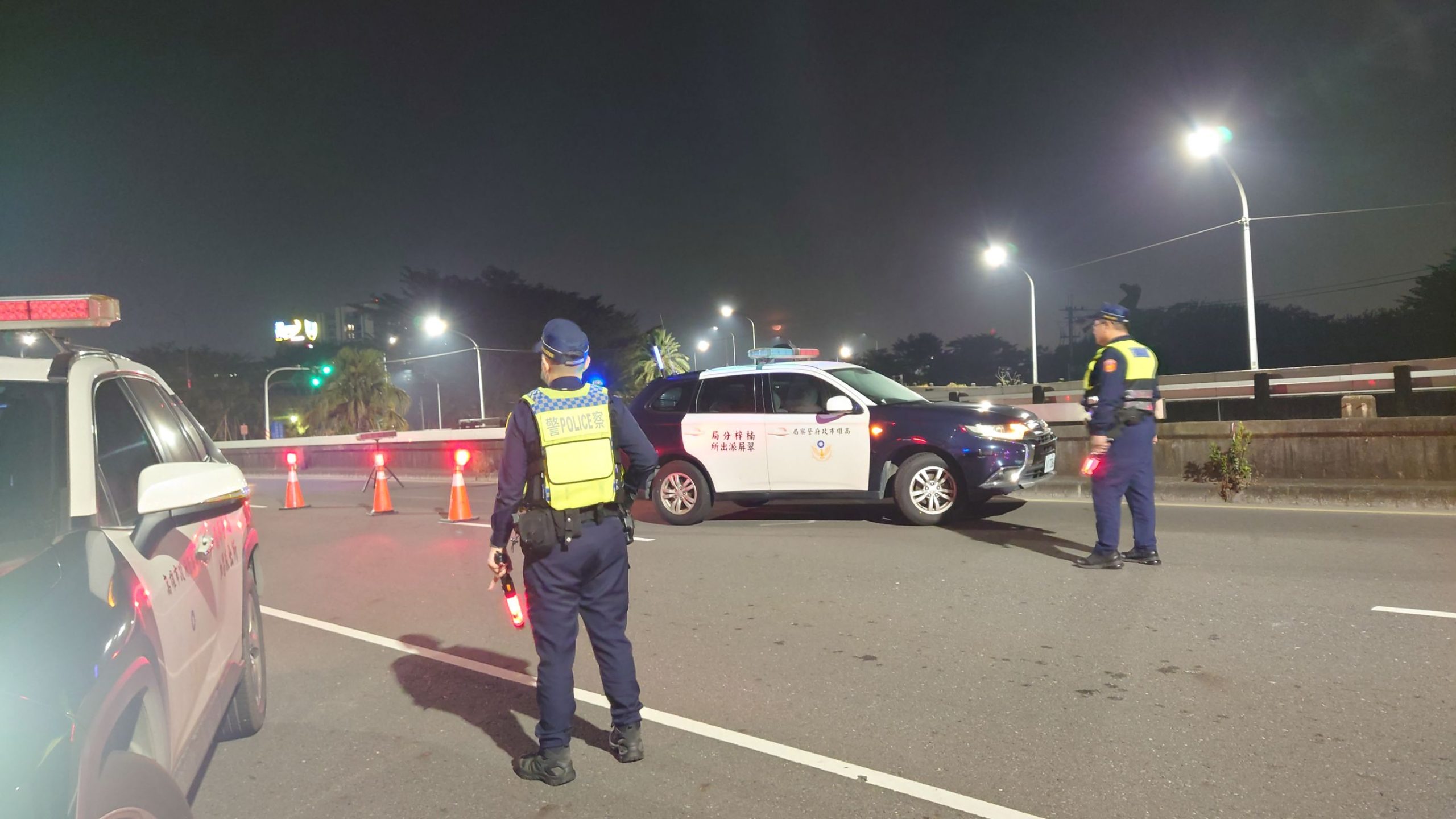 陳膺方分局長表示，警方對於營造良好的治安環境責無旁貸，並特別慰勉執勤同仁應秉持「三安原則」，同時展現執法決心