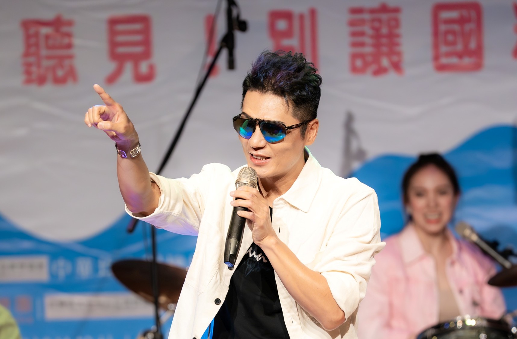 ▲相信經典樂團主唱林信宏宣告成為第一名的經典歌手,擁有不少鐵粉跟隨(圖/相信經典樂團提供)