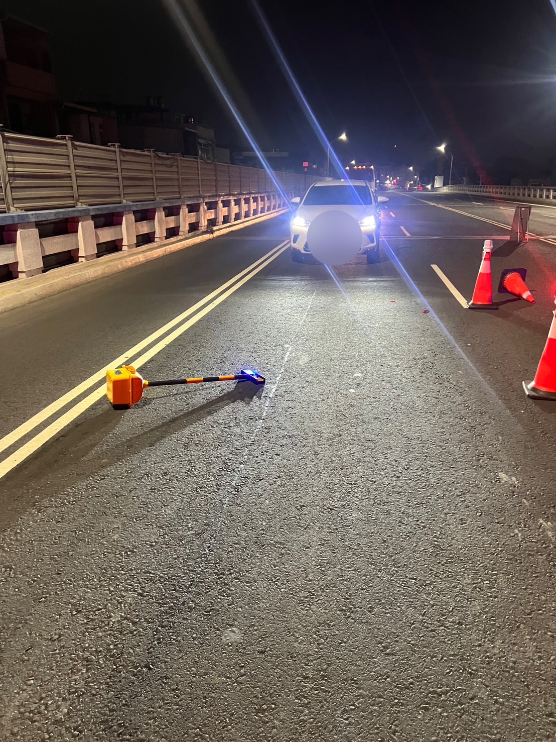 自投羅網！男子酒後泥醉駕車衝撞路檢點遭查獲