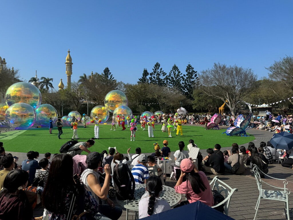 2月8日起至初五天2月14日的春節期間,凡只要屬龍的遊客入園即享免費入園的超值好康,不要以為大紅包優惠只有這樣,春節加碼活動還沒完,另外加碼未滿6歲以下幼童也享有免費入園優惠,讓大家省荷包又玩得開心