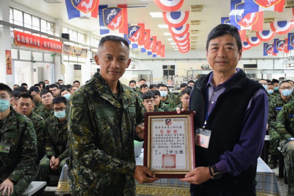 頭份警受邀斗煥坪營區陸軍步兵第249旅部隊訓練中心 春節反詐騙、酒駕及毒品防制宣導