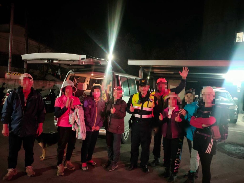 山友相偕登仙山 迷失神槕山區 員警積極協助下山
