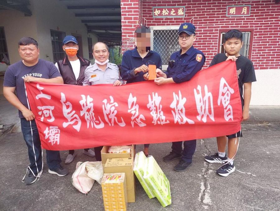 春節前夕 旗山警結合民間力量助弱勢家庭