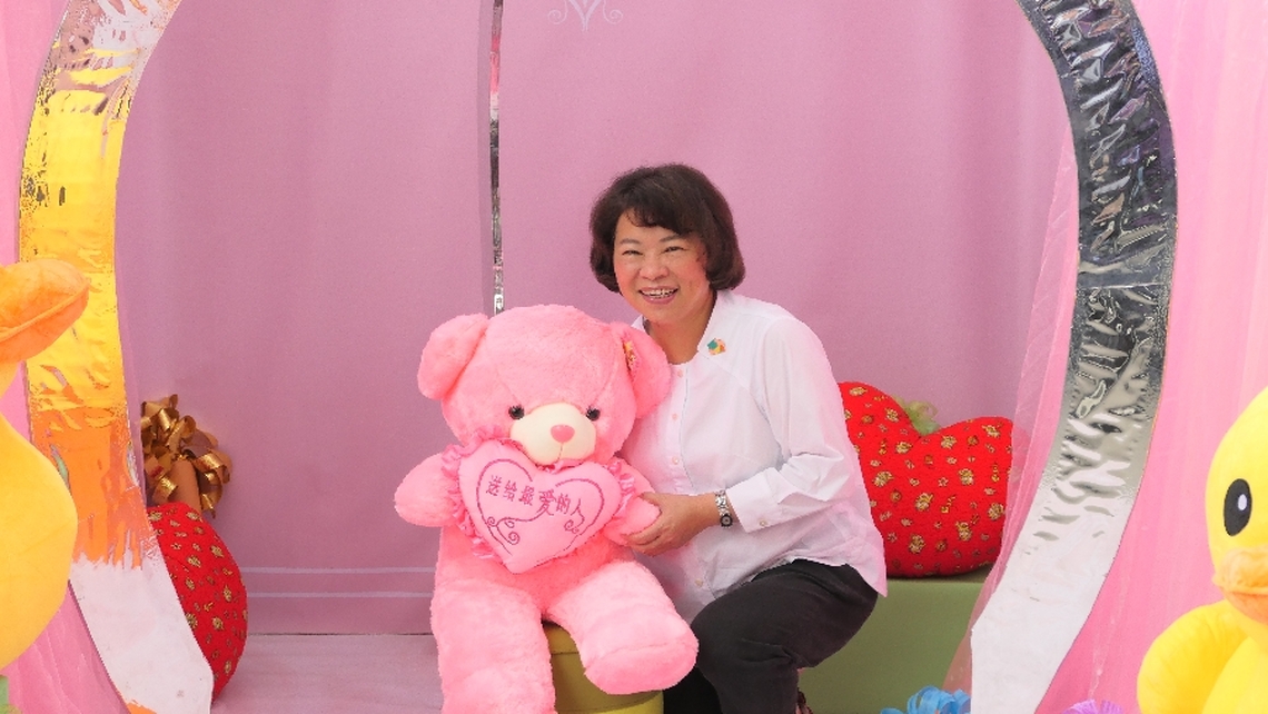 嘉義市著名月下老人祖廟 大福興宮初五舉辦拋繡球相親 市長黃敏惠祝福「拋出幸福抓住真愛」