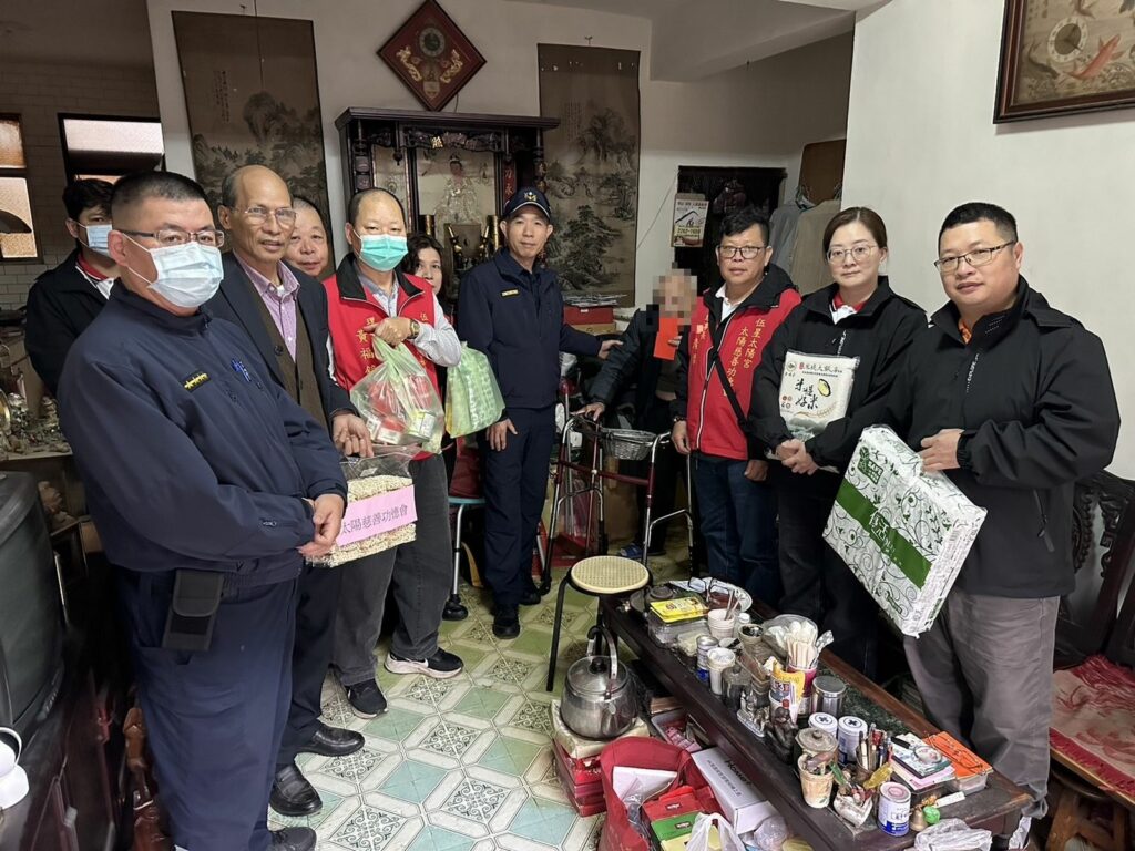 土城警分局非常重視「社區警政再出發」工作，鼓勵員警執行勤區查察時，多發掘弱勢家庭