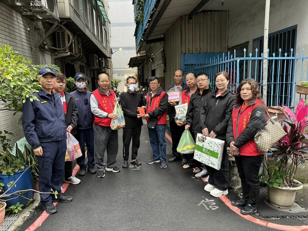 土城警分局非常重視「社區警政再出發」工作，鼓勵員警執行勤區查察時，多發掘弱勢家庭