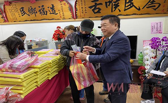 (有影片) /讓生活艱困民眾也能過好年 黃浴沂議員濟助弱勢十年不中斷