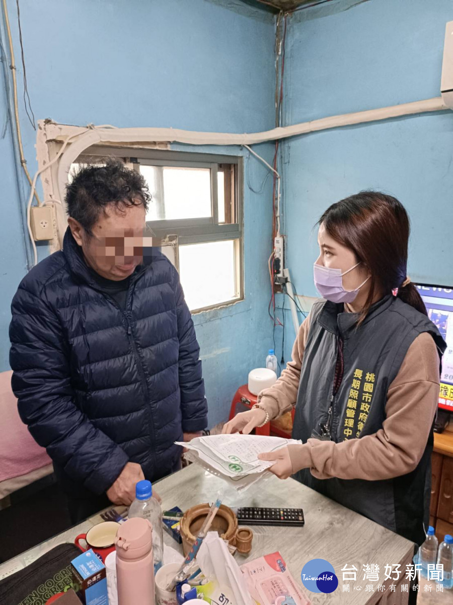 農曆春節伴隨冷氣團來襲，桃園市政府衛生局持續照顧長照獨居長者。