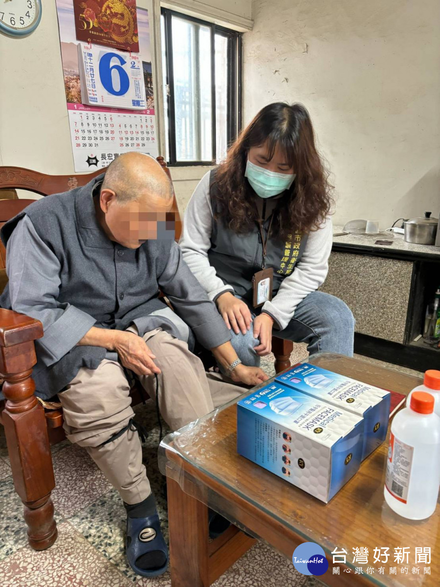 農曆春節伴隨冷氣團來襲,桃園市政府衛生局持續照顧長照獨居長者。<br /><br />