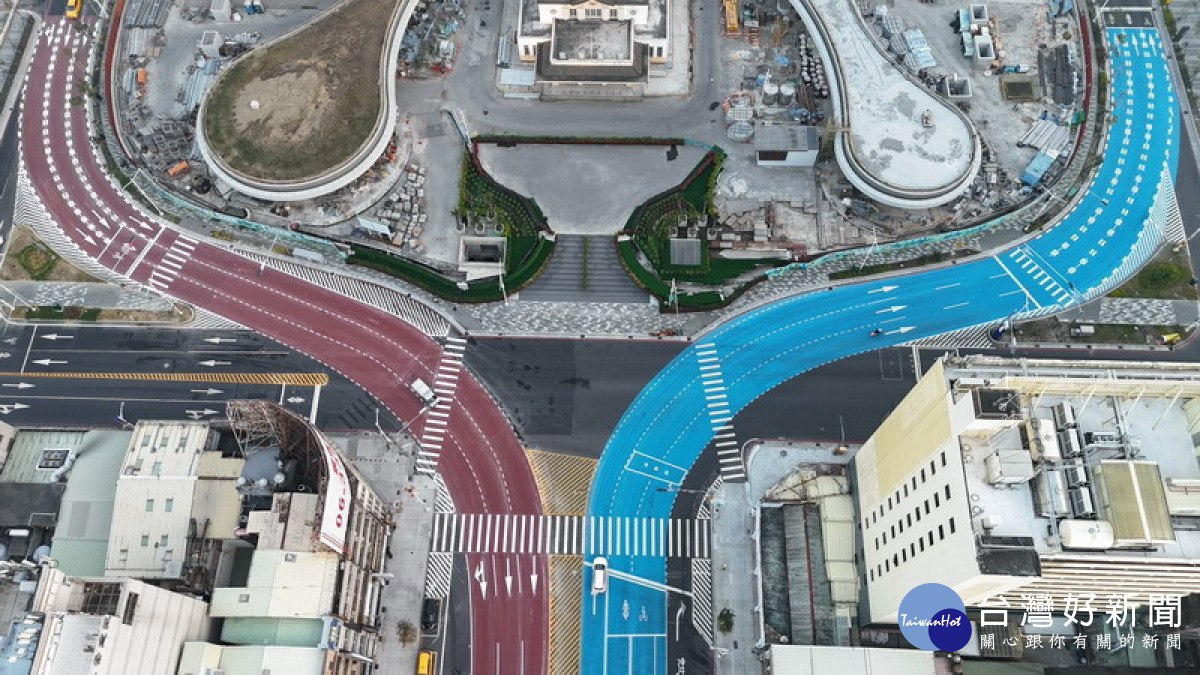 ▲高市車站西路彩色鋪面工程完工通車。