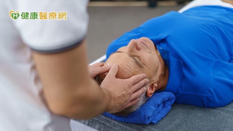 引進尖端醫療經顱磁刺激 增進中風後復健療效