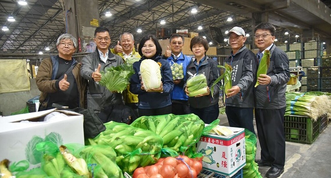 西螺果菜市場供貨價格均穩定 張麗善: 食魚食肉也著菜佮 健康過好年