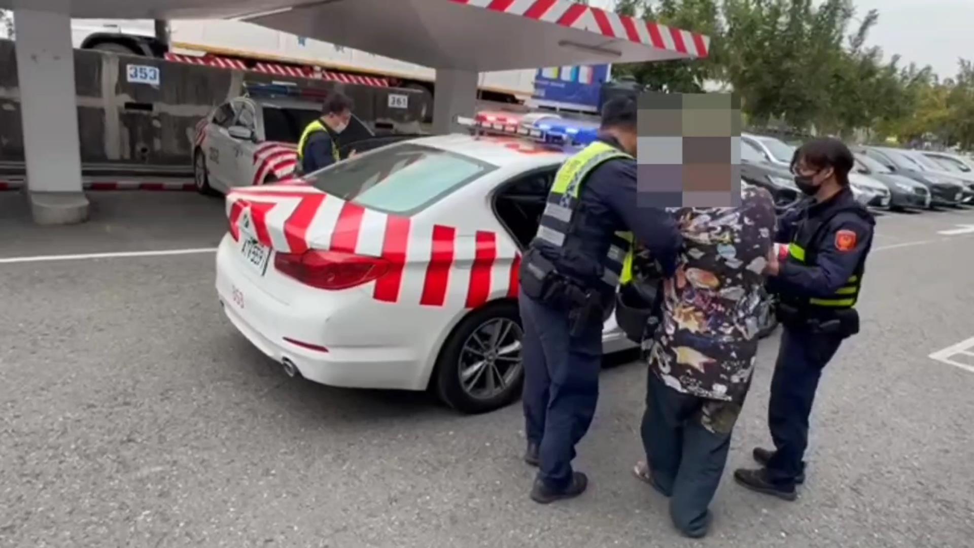 ▲國道1號彰化段發生7車連環撞車禍,涉嫌肇事的大貨車駕駛因無照,趁亂叫弟弟開車來頂罪,遭國道警方移送彰化地檢偵訊,地院准押。(記者張溎壕攝)