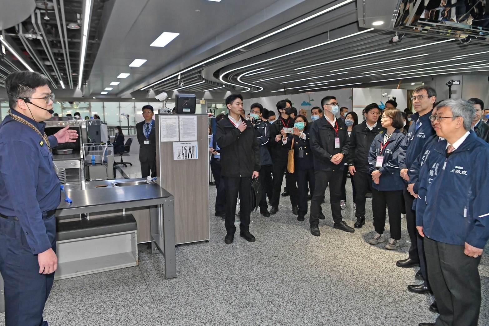 視察國道及機場疏運情形　陳揆肯定第一線人員提前做好春節疏運整備