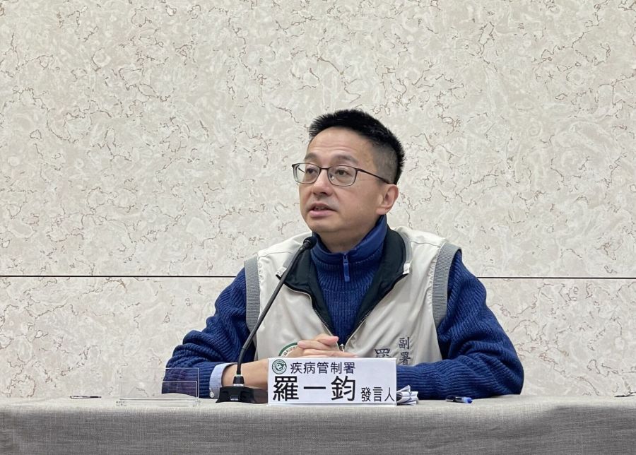12萬人就診比預估少「流感最高峰過了」! 羅一鈞曝沒完:下一波高峰落這週 240 12萬人就診比預估少「流感最高峰過了」! 羅一鈞曝沒完:下一波高峰落這週 239