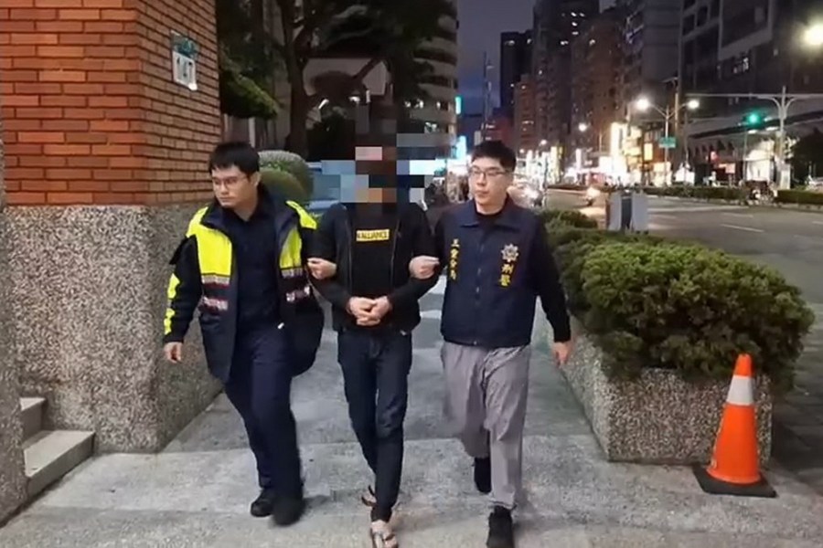 到府敲門「歡樂送」　三重警搜出槍毒嫌傻眼 223