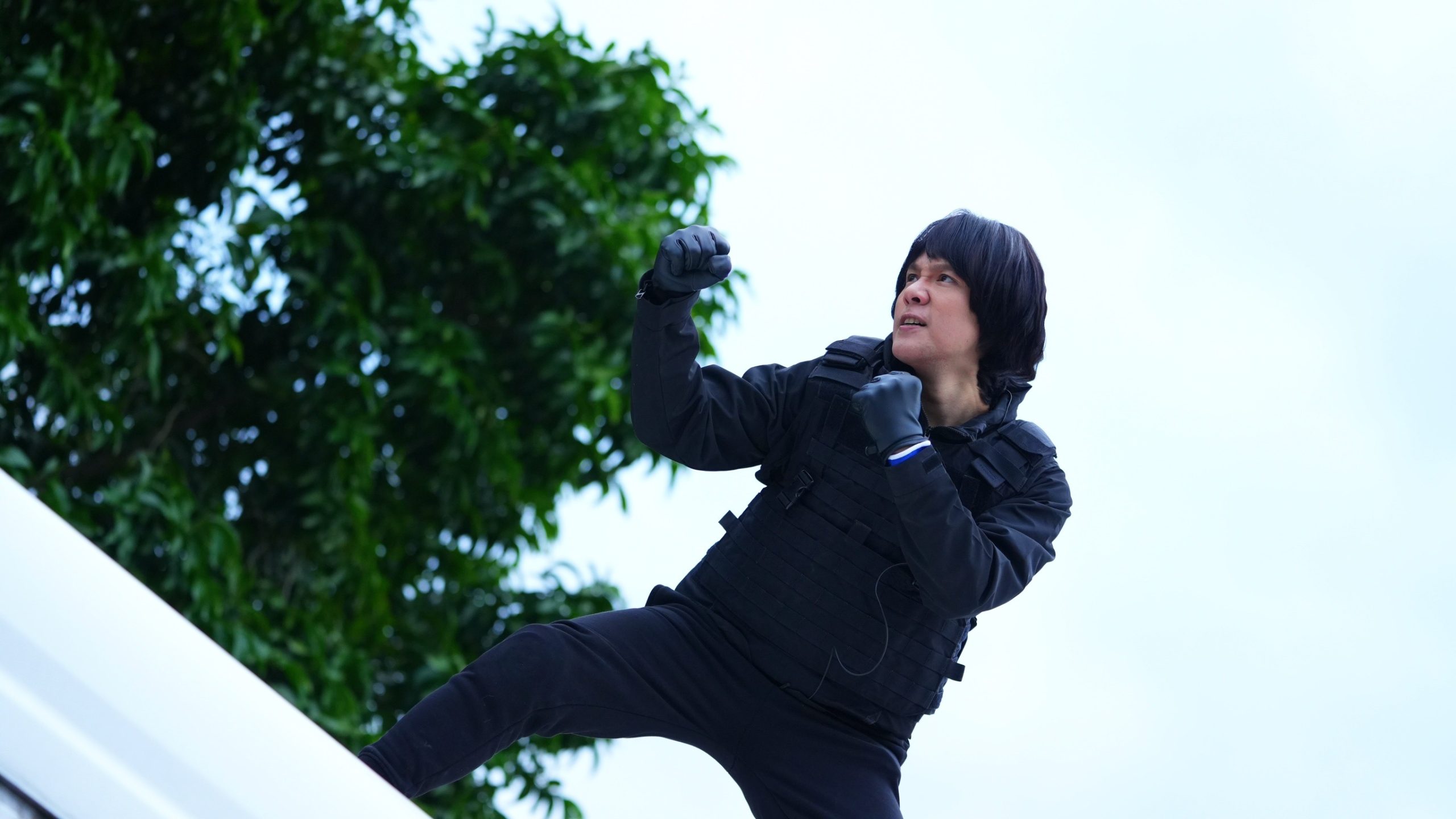 金志遙全新單曲《殺手 KILLER》拍攝MV不僅自編自導自演,武打動作及危險場面還親身上陣,堅持不用替身。(照片/亞洲心動娛樂提供)