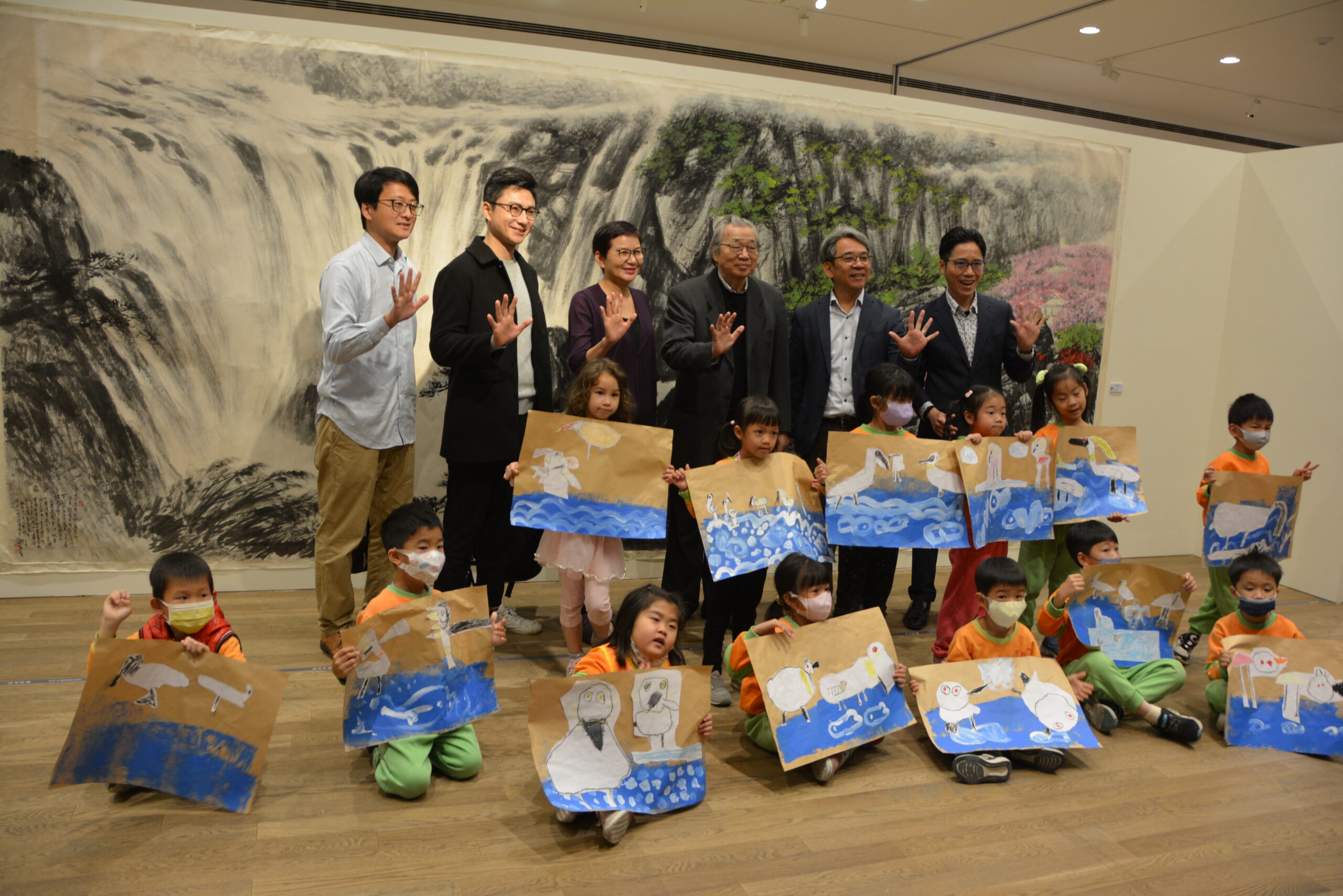 親子共學 世代傳承  5歲幼兒看80歲畫家作品  渾墨華滋-顏聖哲大地行吟彩墨畫特展2/6盛大開幕