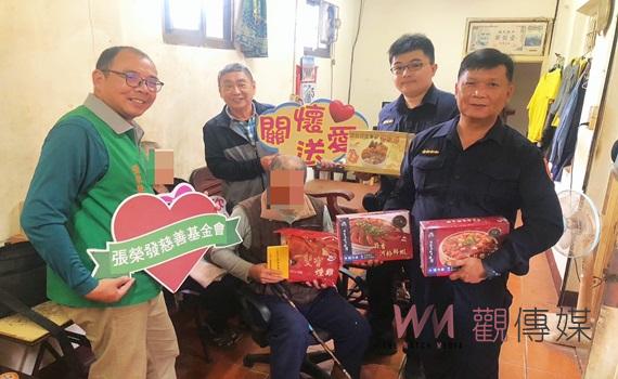 靠打零工過活遇過年卻中風 北港暖警偕張榮發基金慰問