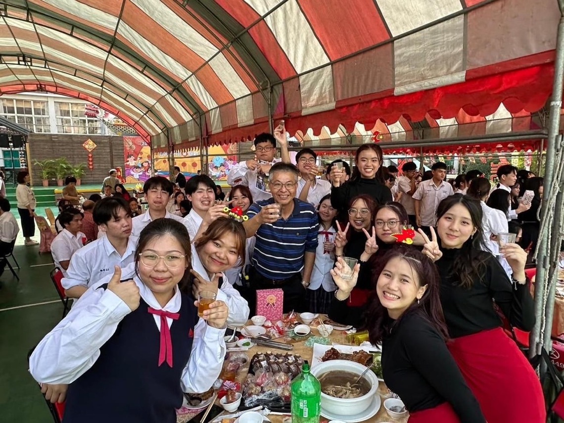 漾新聞|「僑進樹德、瞧見幸福」樹德家商攜手僑委會為僑生祭祖辦桌團圓
