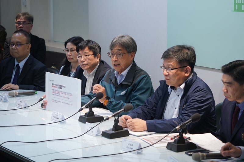 行政院下午舉行「僅中市府提供同一樣品驗出西布特羅,清查食品鏈尚無風險」記者會。中央社