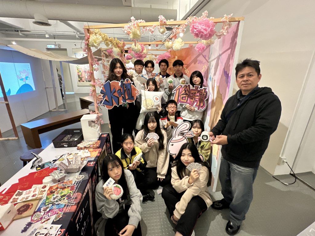 多媒體設計科滿十周年成果展發表會於新竹縣文化中心美術館隆重舉行。(圖記者林照東攝)