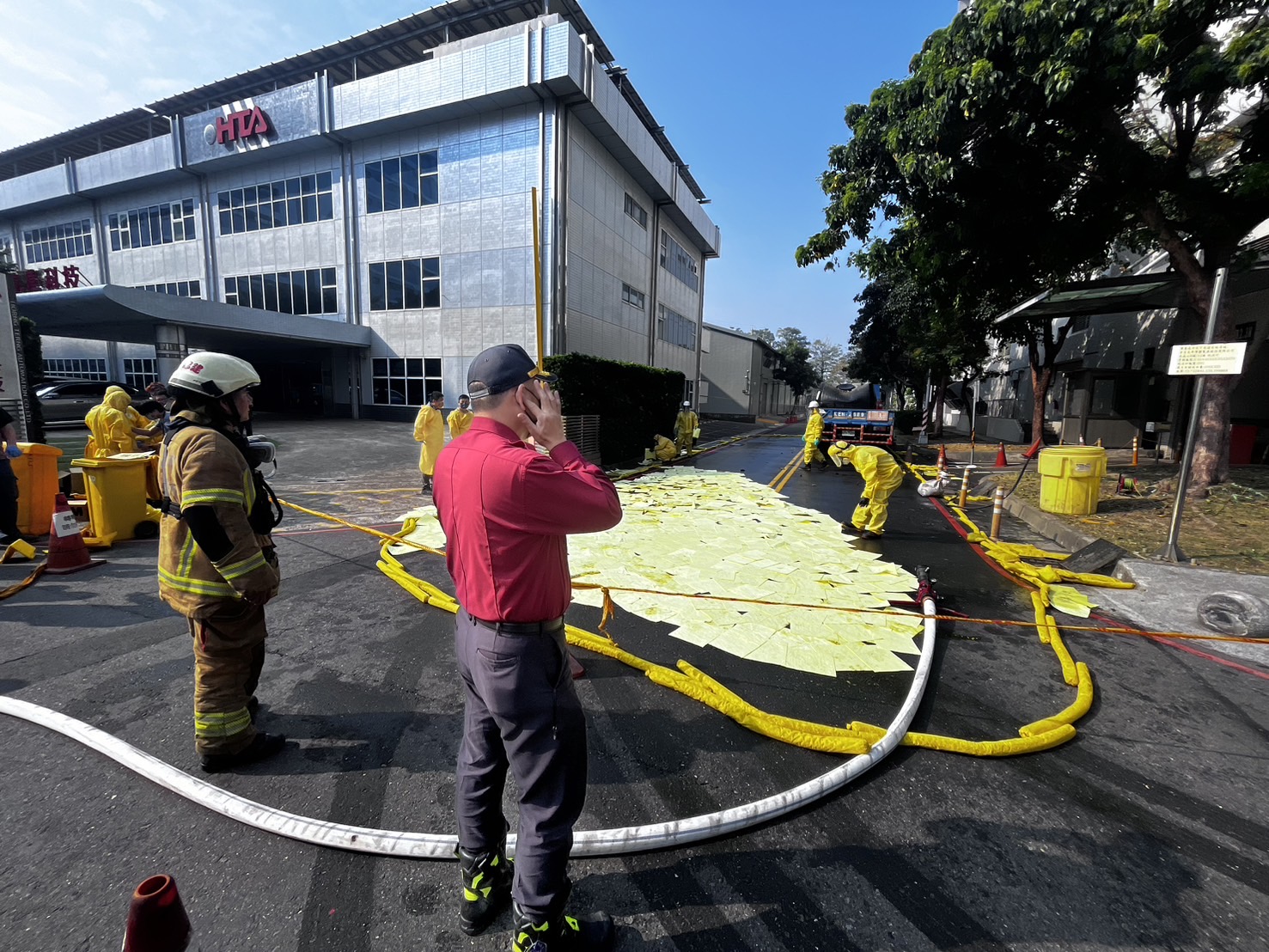 楠梓科技產業園區鹽酸槽車洩漏 環保局依法開罰並持續環境監測