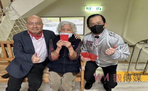年節送暖長照機構   桃園社會局慰訪贈福袋長者樂開懷
