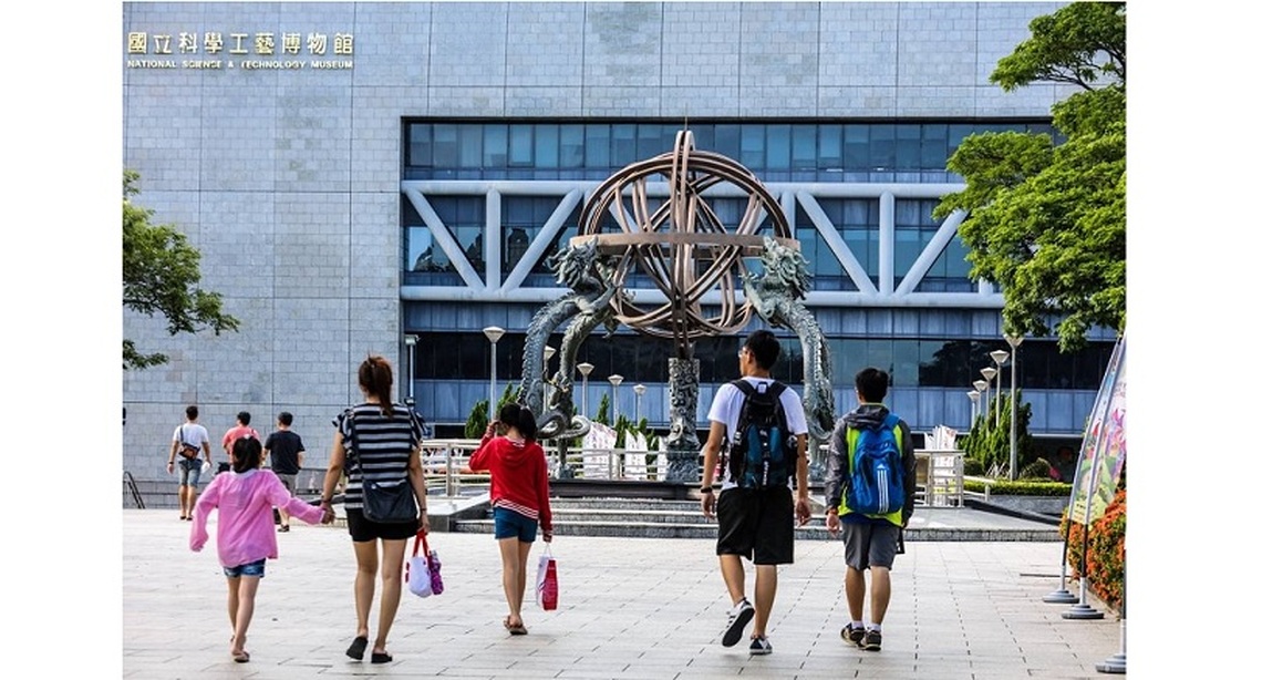 輕軌成圓   逛科工、好龍意