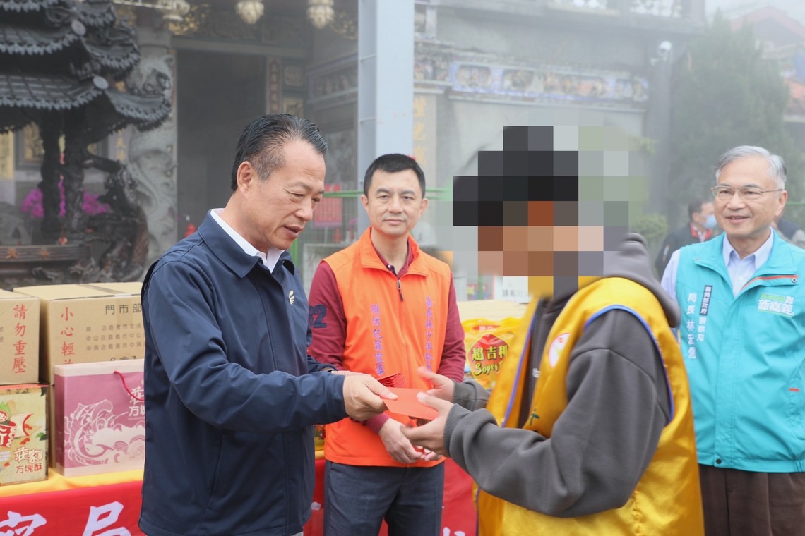 農曆新年前嘉義縣警察局帶領少年做公益 共同淨山淨身淨心念