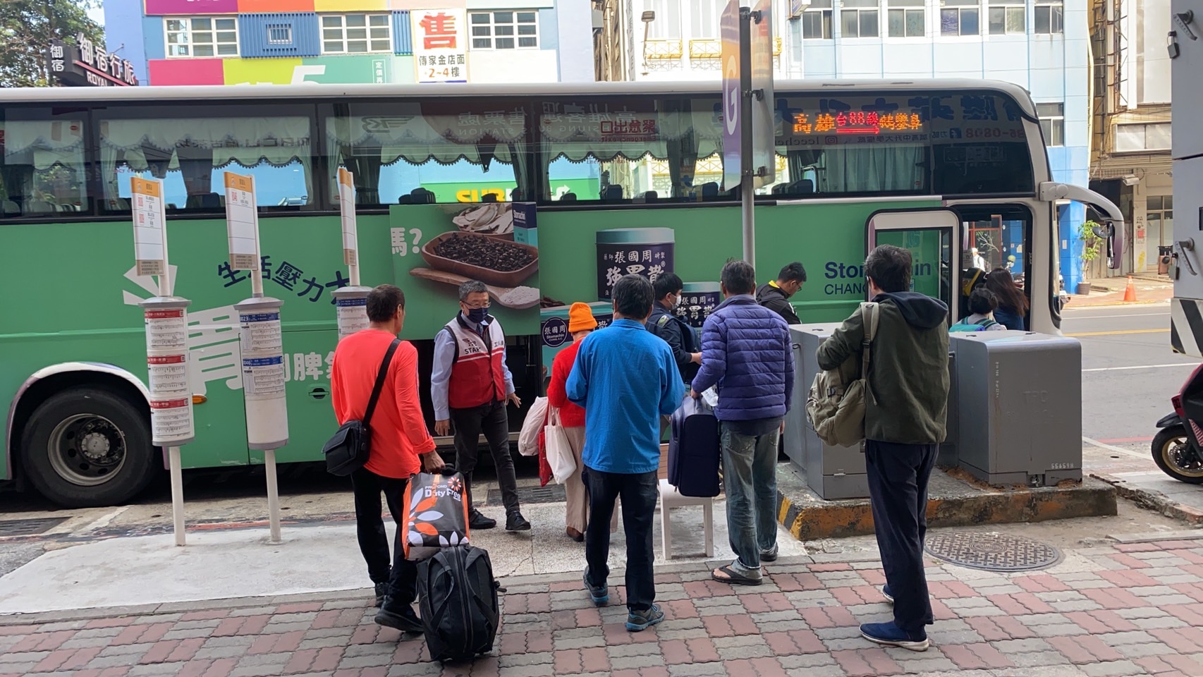 ▲搭公共運輸享優惠免塞車苦(監理所提供)