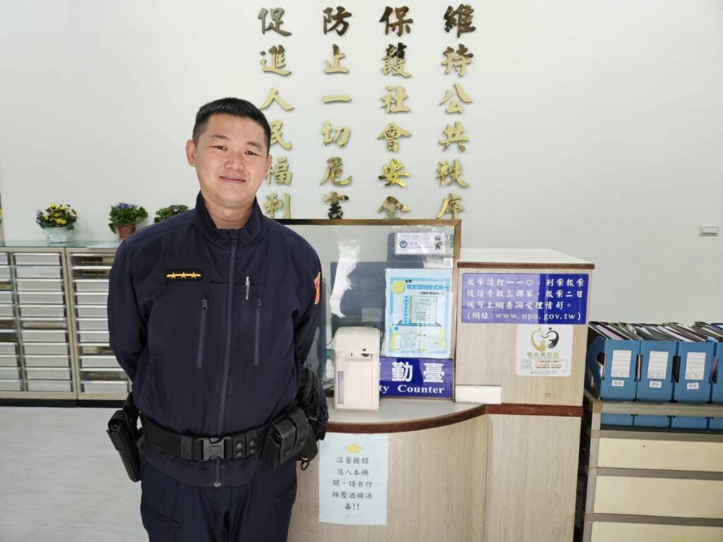 士林分局永福派出所警員陳聖文立即趕赴現場處理