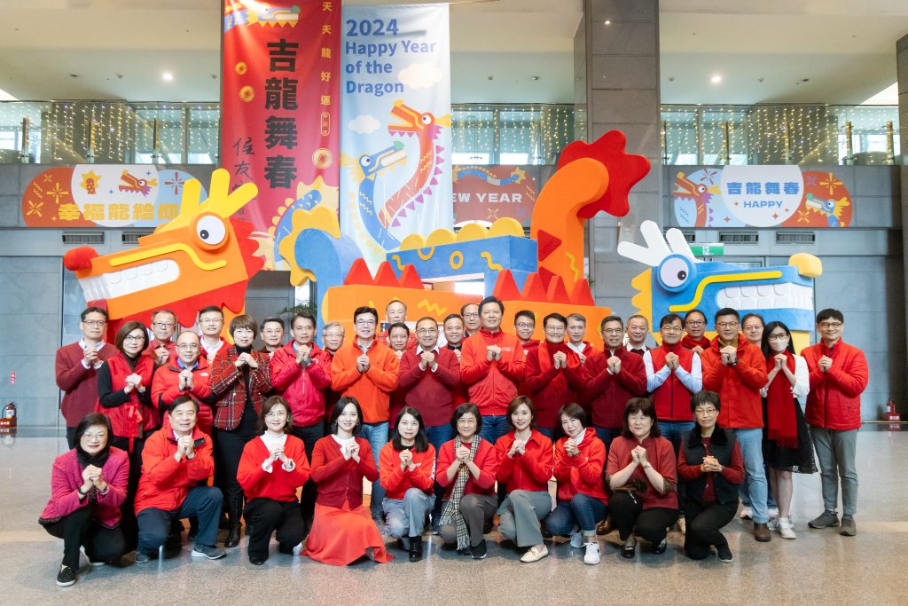新北市政府部會各首長向市民用賀歲MV拜年。(圖/新北市政府提供)