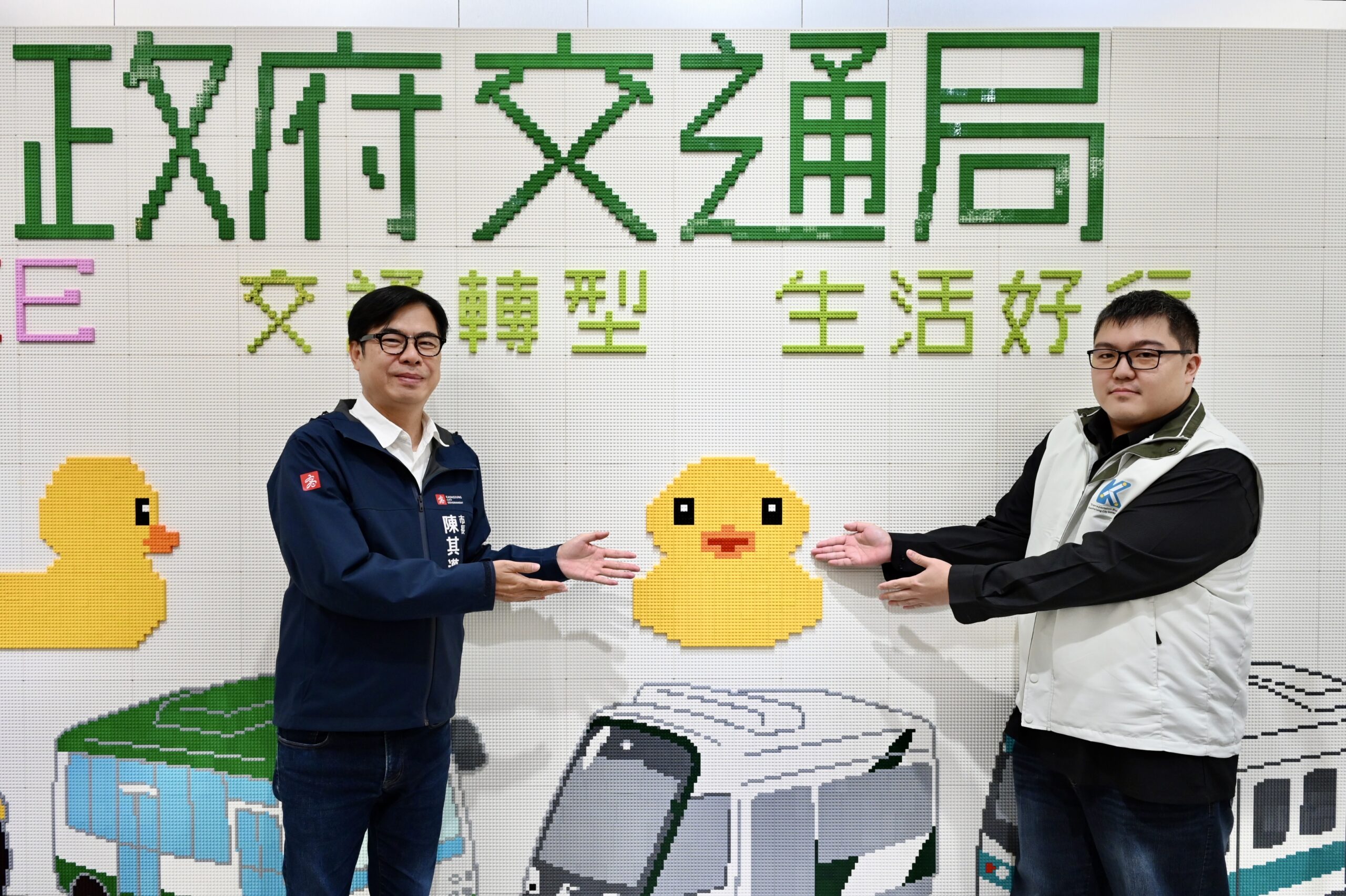 小年夜視察智慧運輸中心感謝同仁辛勞高市長陳其邁提醒用路人年節期間掌握即時路況資訊 