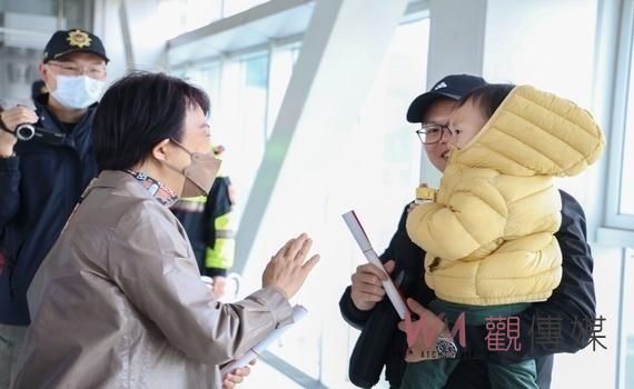 中市春節疏運多管齊下!市長盧秀燕視察高鐵站:感謝所有交通從業人員