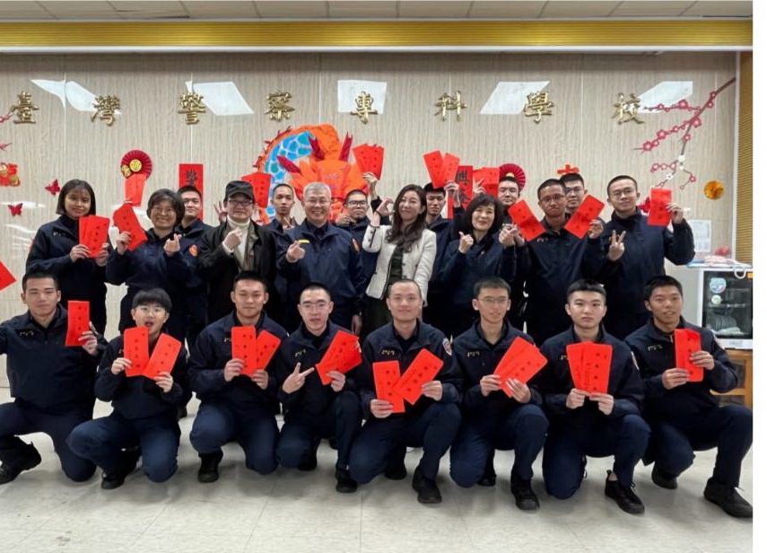 慰勉執勤同仁及學生春節期間留守|警專校長方仰寧除夕親到各崗哨致意