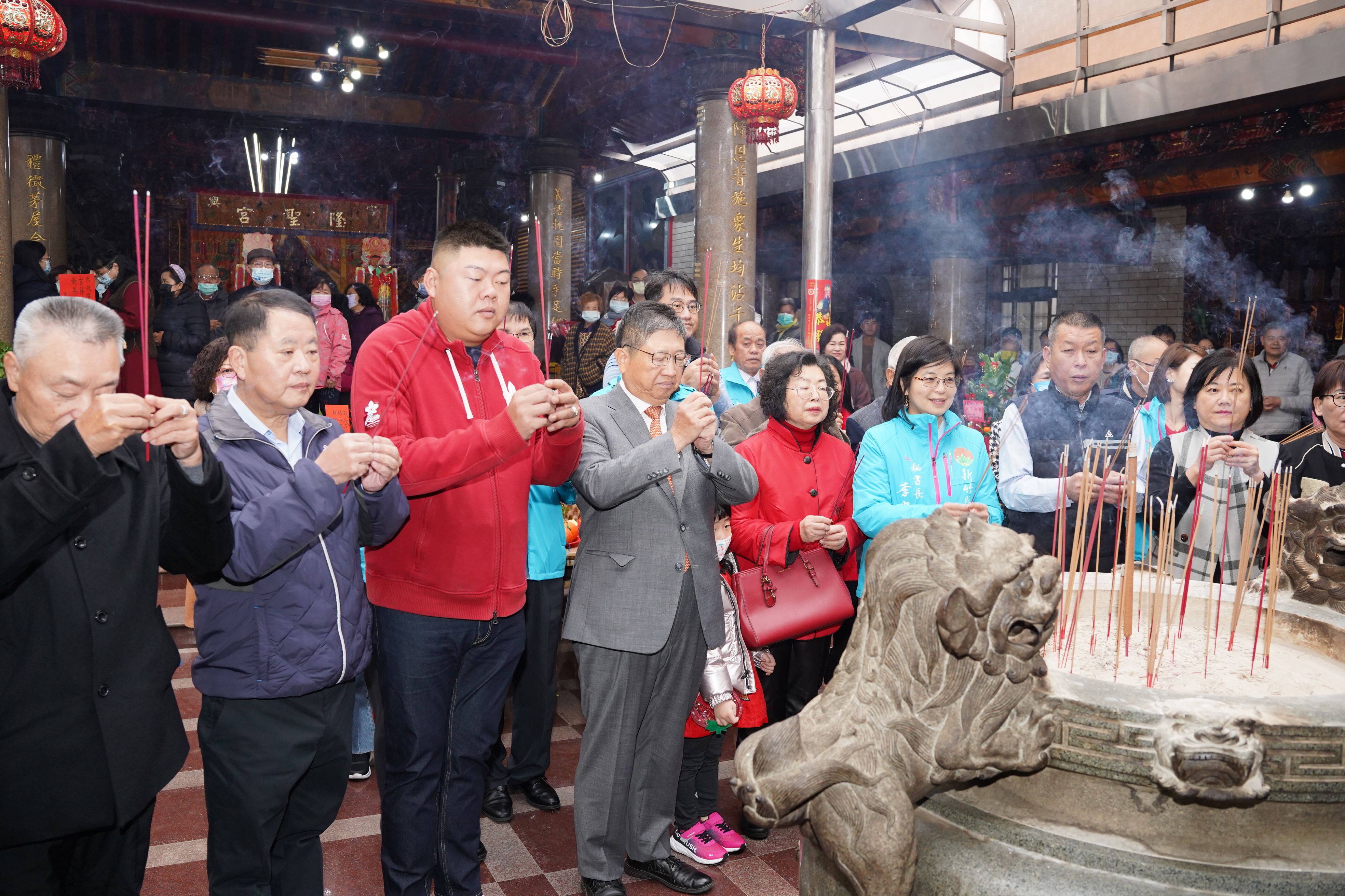 竹縣長楊文科走春祈福 不忘推家鄉觀光、美人茶