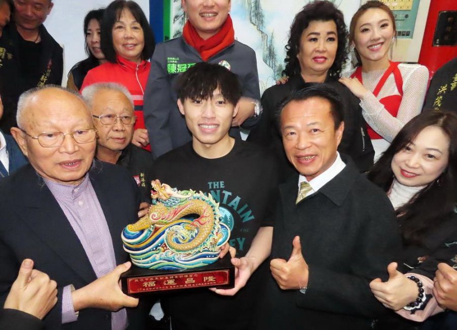 金龍報喜 新港奉天宮開廟門、搶頭香贈送賜福造型紅包