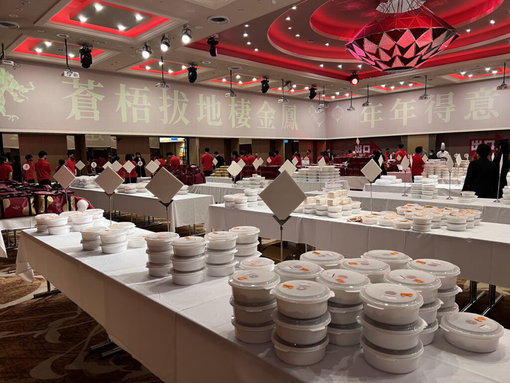 台北福華大飯店五大明星餐廳主廚各顯身手，推出臺菜、江浙菜、粵菜、西式料理及點心五種選擇（台北福華大飯店提供）