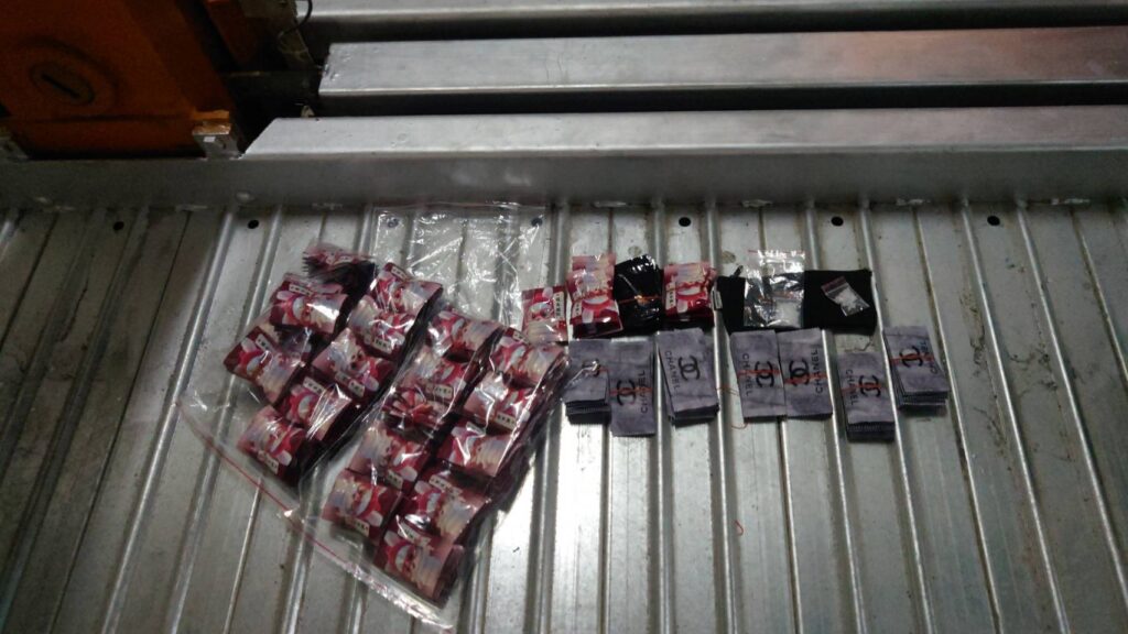 ▲圖說：警方在廖嫌後車箱內備胎翻出的毒品，連犯嫌都藏到忘記了 （圖／台中市政府提供）