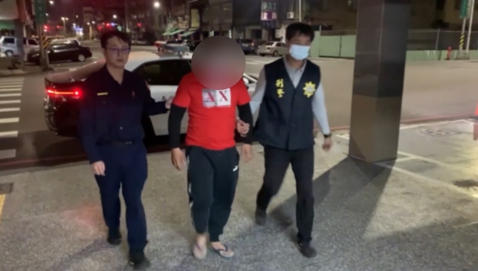 同業競爭引發攤位遭推倒  鹽埕警2小時內查獲依法究辦
