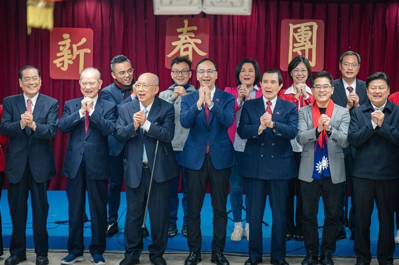 國民黨主席朱立倫、前總統馬英九、國民黨立院黨團總召傅崐萁出席國民黨新春團拜。國民黨提供