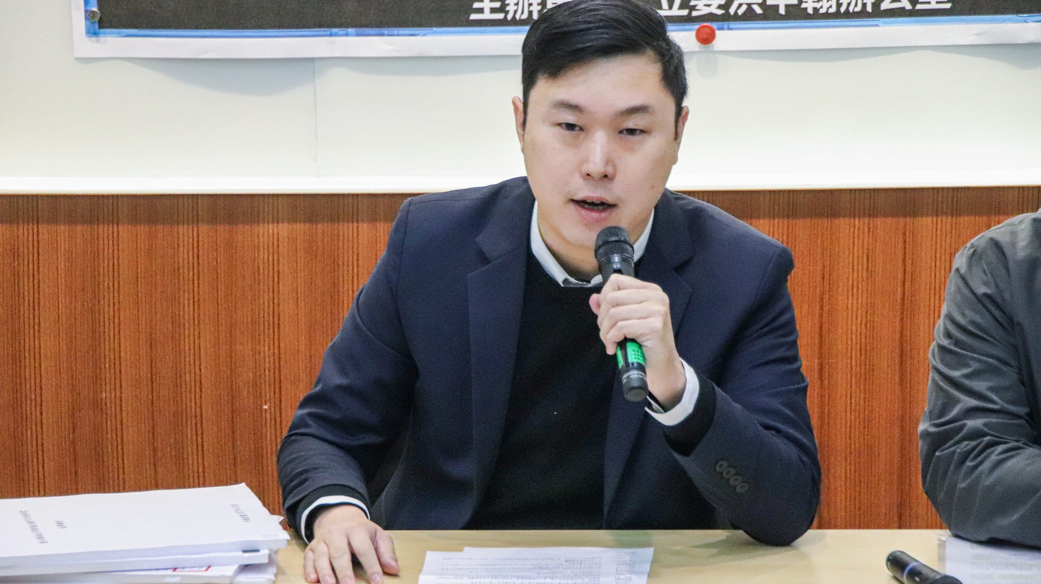 民進黨開春公布新人事! 「淡菜男孩」李問接掌國際部