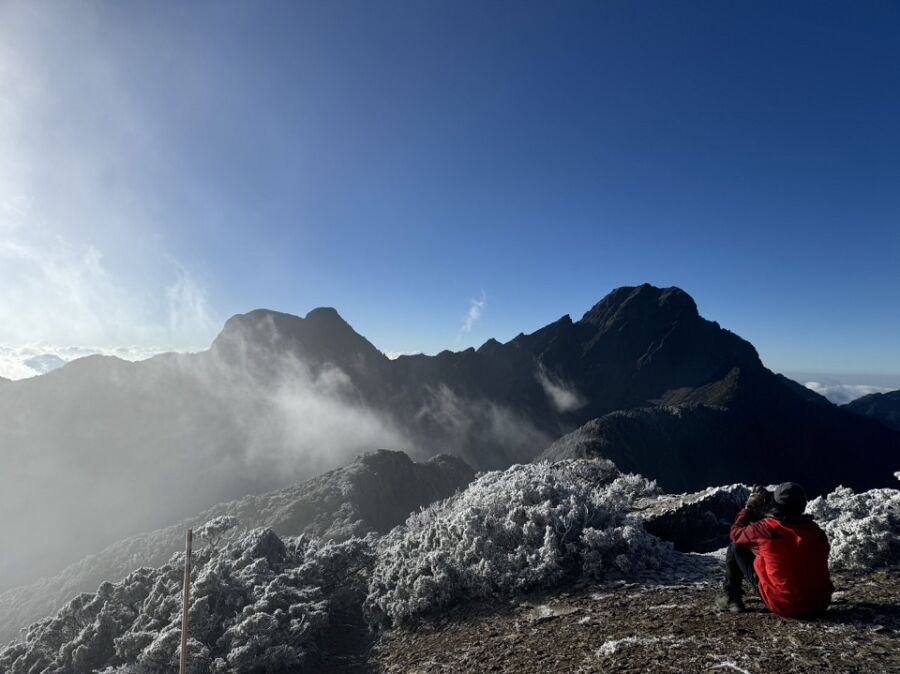 圖/山永遠都在,每次登頂與下山,陳惠君都會感謝山神的庇佑。(圖/陳惠君提供)